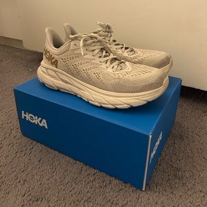 Hoka One One Clifton 7 🔥 Size 8.5 Women | Almond Milk & Bronze Colorway